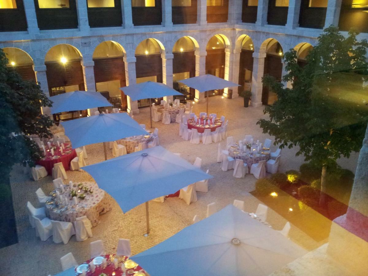 Parador De Alcalá de Henares Exteriör bild